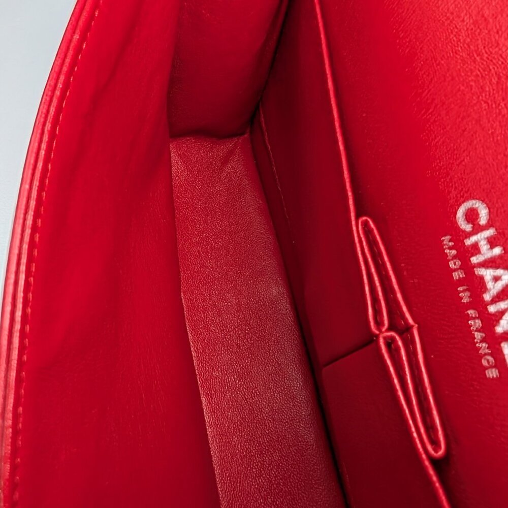 Chanel 17B Red Medium Classic Double Flap - Picture 13 of 16